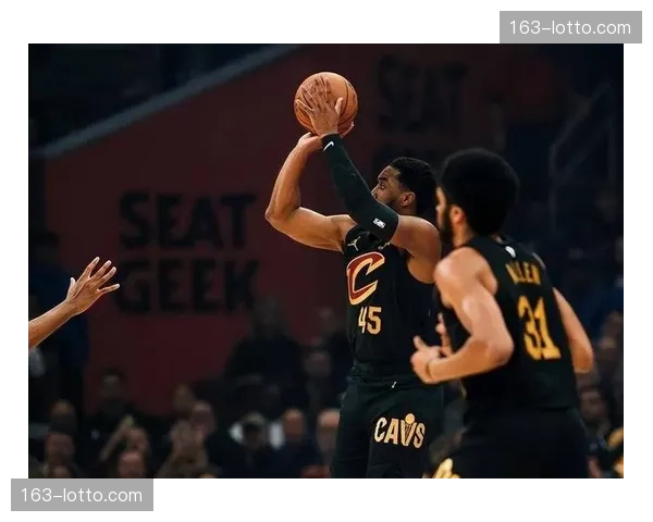 骑士哈登16分9助攻 老将组织状态提升球队进攻